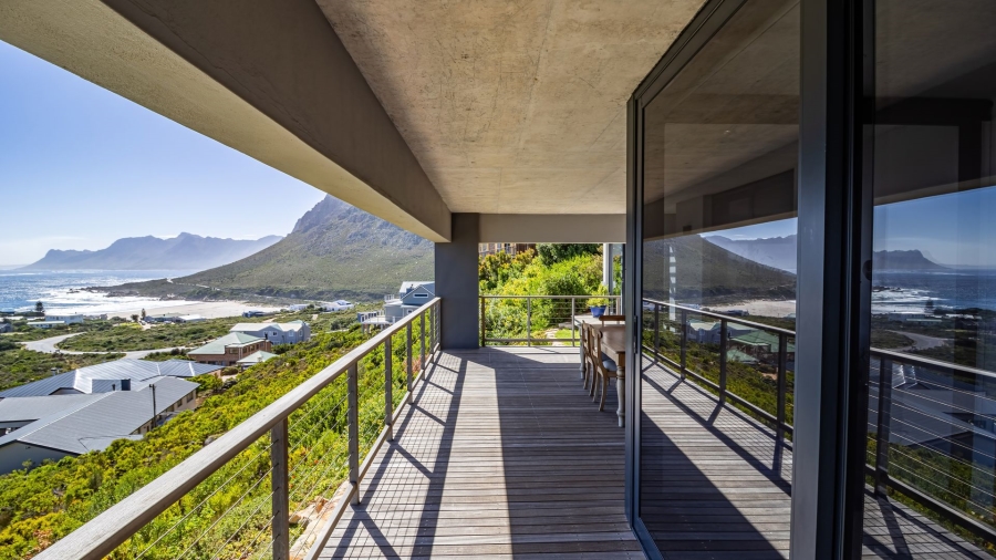 3 Bedroom Property for Sale in Rooi Els Western Cape
